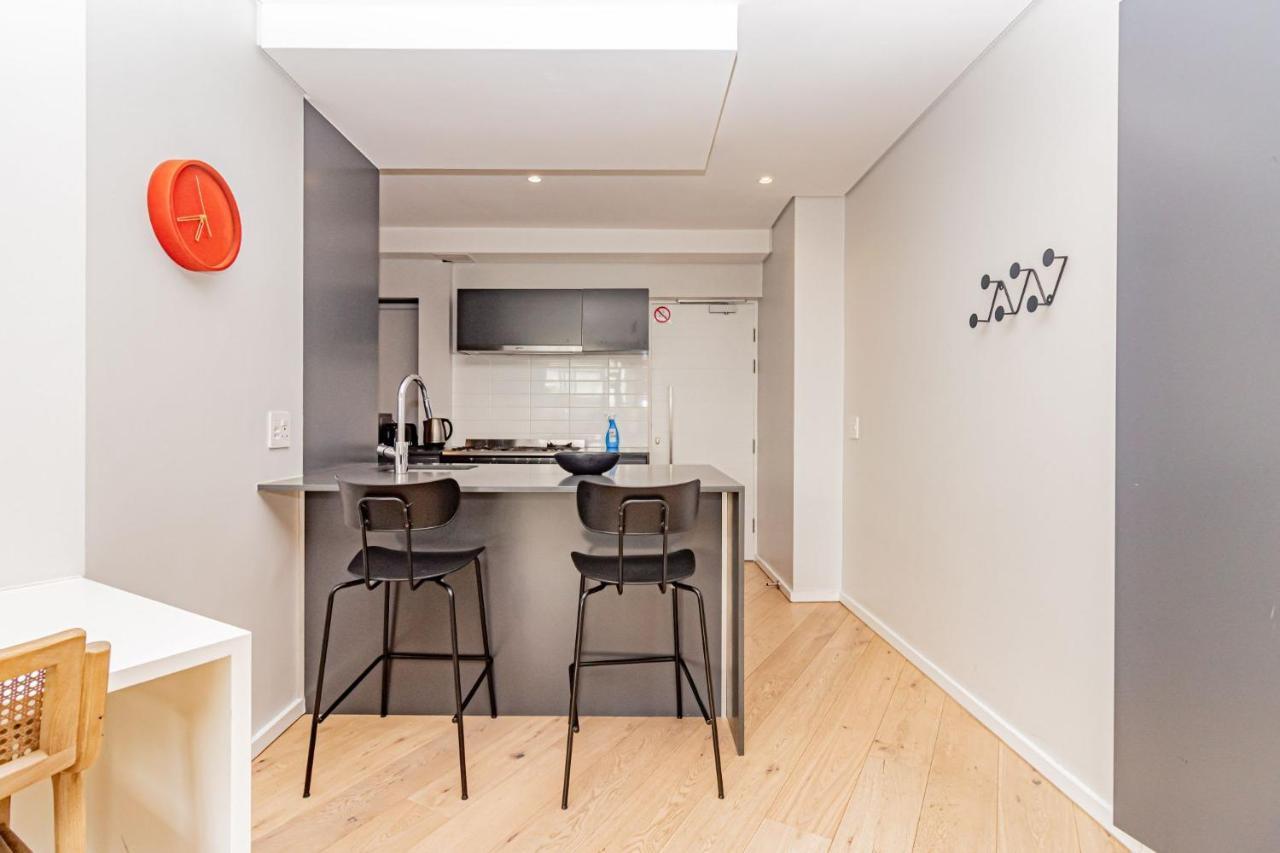 9 On S Appartement *