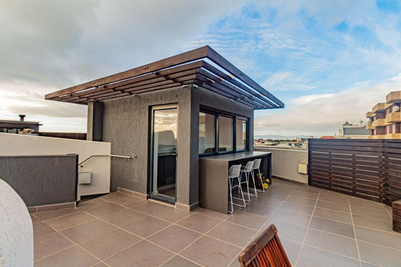9 On S Appartement *